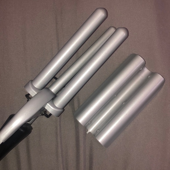 Barely used Conair straightener + bonus item - Picture 6 of 6